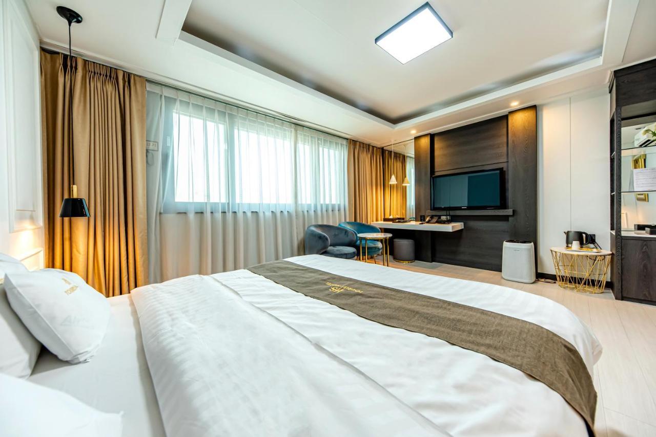 Hs Tourist Hotel Yeosu Exterior photo